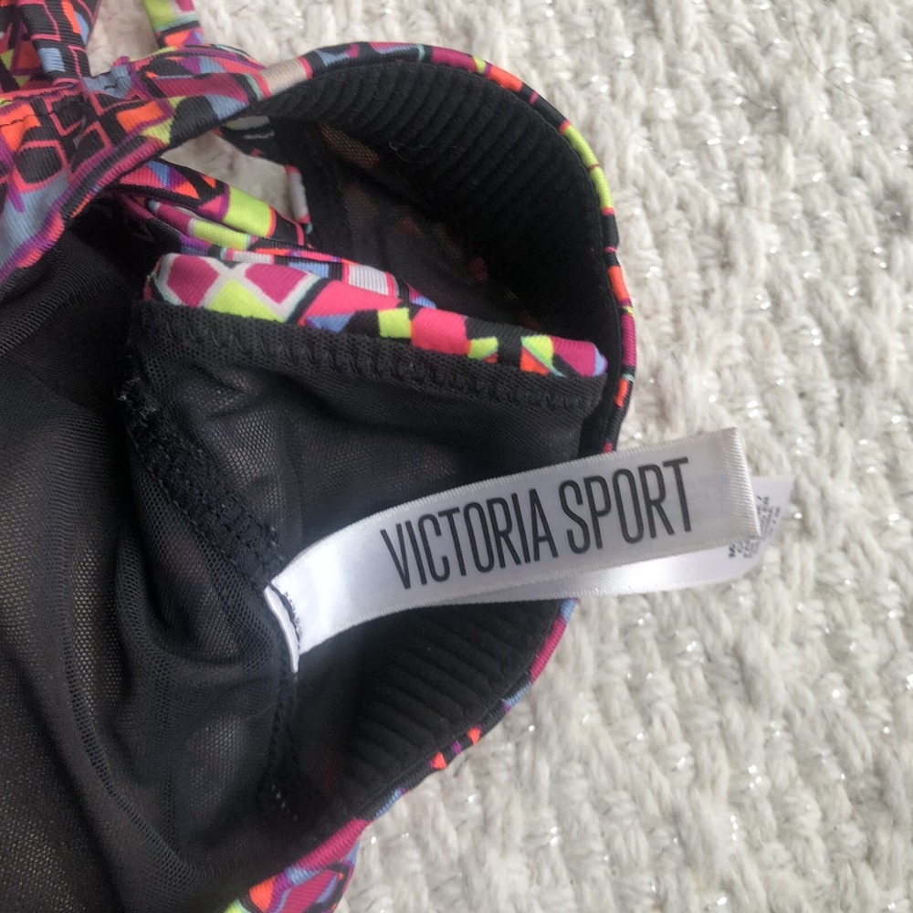 Victoria's Secret Sport Women's Sports Bra M Multi-Color Printed Strappy Back - Picture 4 of 6